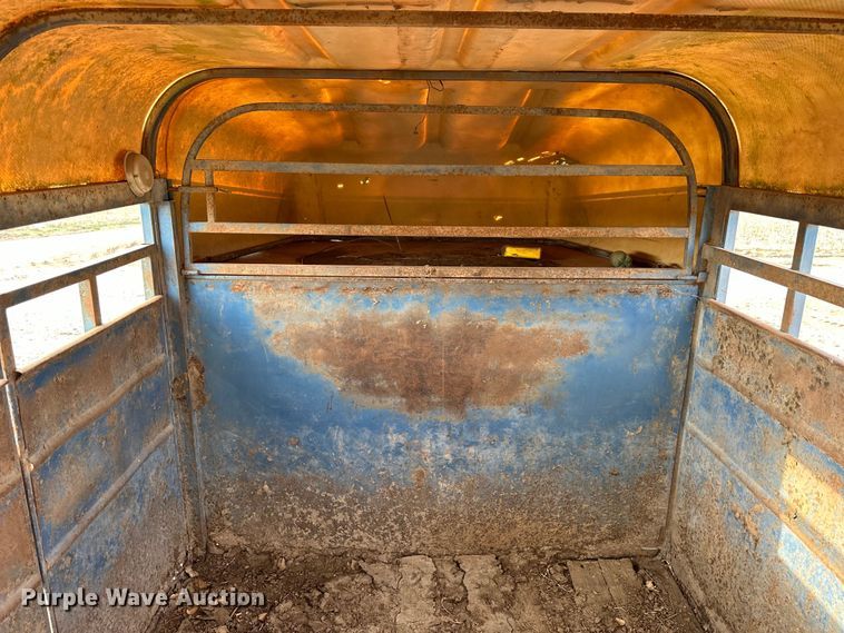 image for item NJ9485 1994 Blair 20X80GN livestock trailer