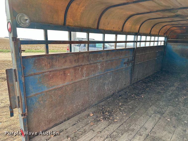 image for item NJ9485 1994 Blair 20X80GN livestock trailer