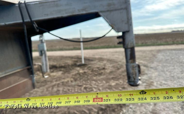 image for item NJ9485 1994 Blair 20X80GN livestock trailer