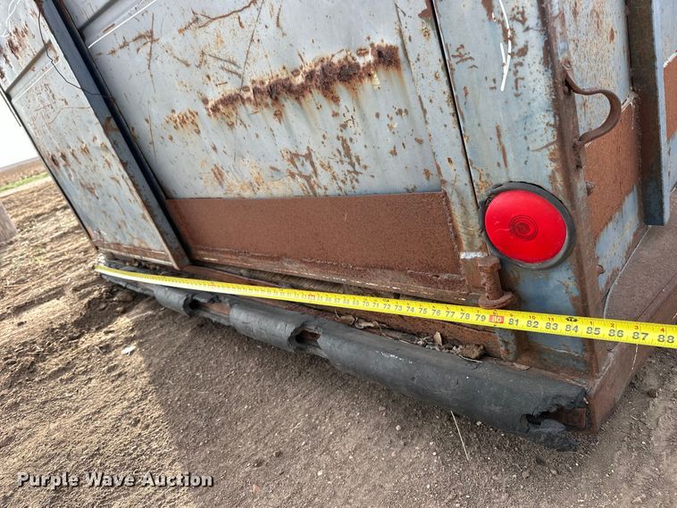 image for item NJ9485 1994 Blair 20X80GN livestock trailer