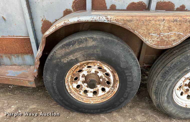 image for item NJ9485 1994 Blair 20X80GN livestock trailer