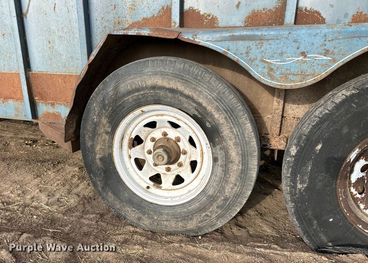 image for item NJ9485 1994 Blair 20X80GN livestock trailer