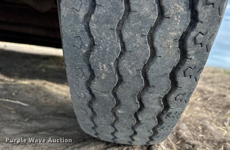 image for item NJ9485 1994 Blair 20X80GN livestock trailer