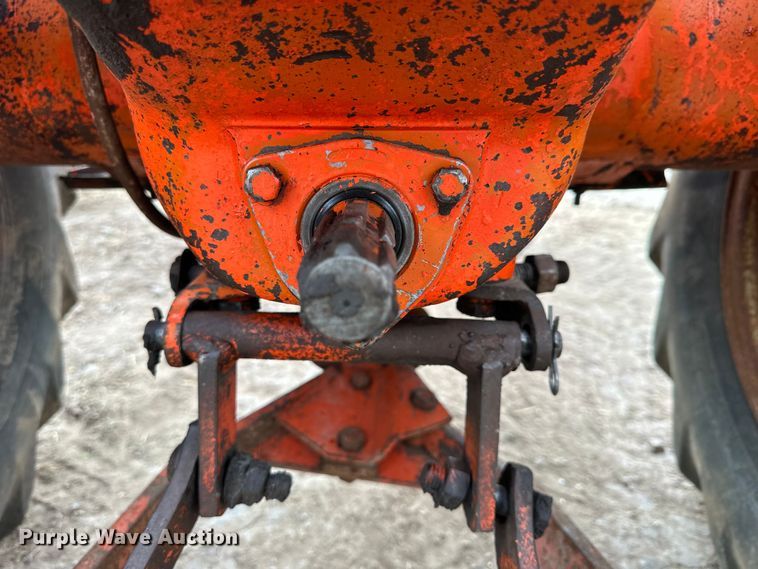 image for item NJ9486 1957 Allis-Chalmers  D14 tractor