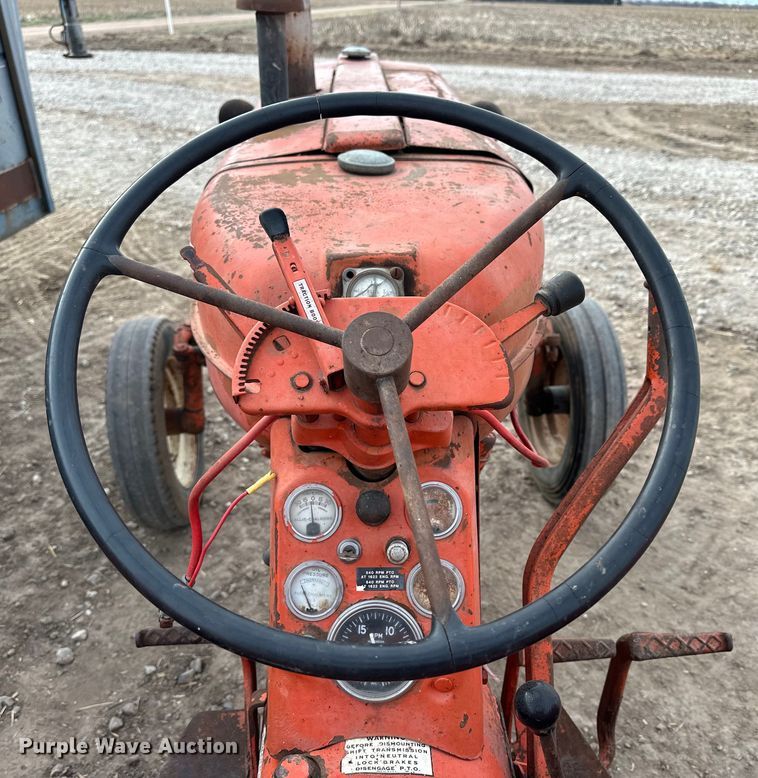 image for item NJ9486 1957 Allis-Chalmers  D14 tractor