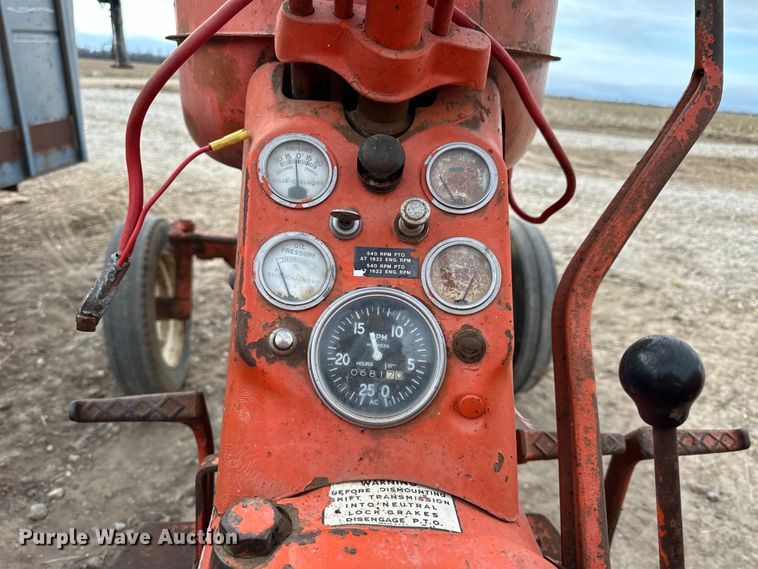 image for item NJ9486 1957 Allis-Chalmers  D14 tractor