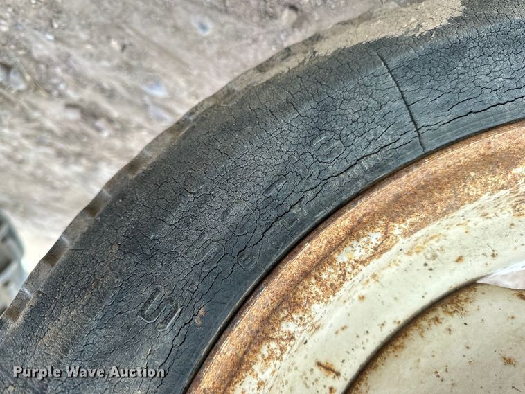 image for item NJ9486 1957 Allis-Chalmers  D14 tractor