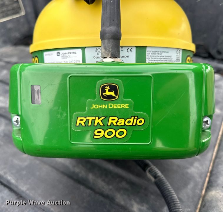 image for item NJ9491 2018 John Deere StarFire 3000 GPS reciever