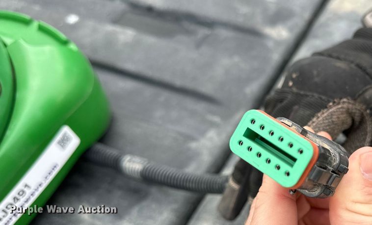 image for item NJ9491 2018 John Deere StarFire 3000 GPS reciever