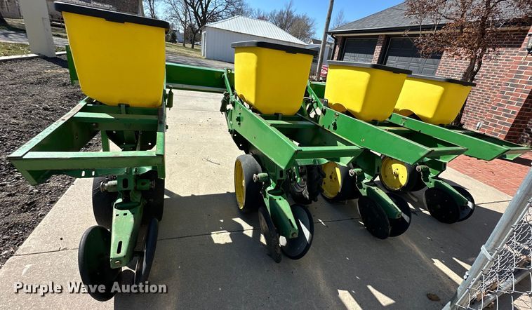 image for item NJ9505 John Deere planter