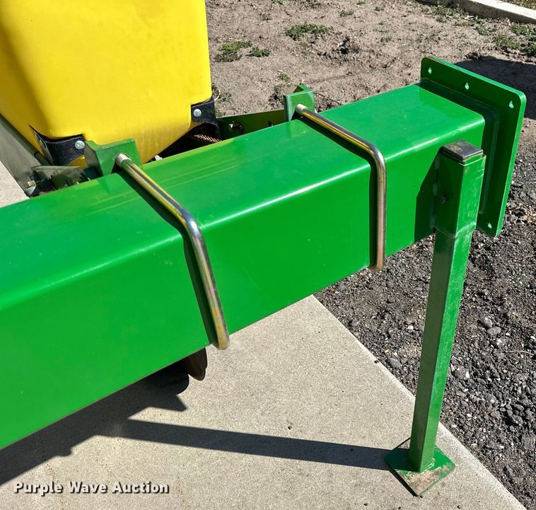 image for item NJ9505 John Deere planter