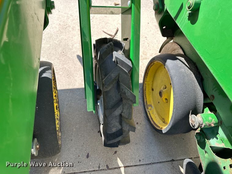 image for item NJ9505 John Deere planter