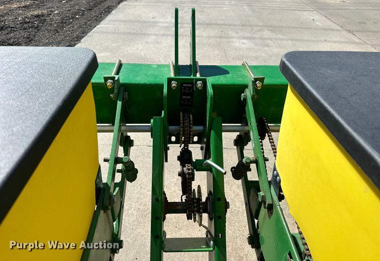 image for item NJ9505 John Deere planter