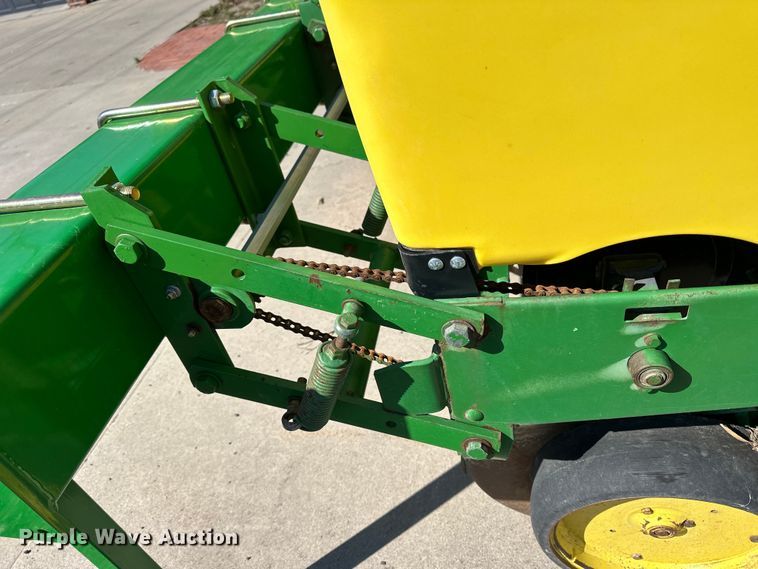 image for item NJ9505 John Deere planter