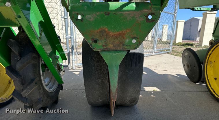 image for item NJ9505 John Deere planter