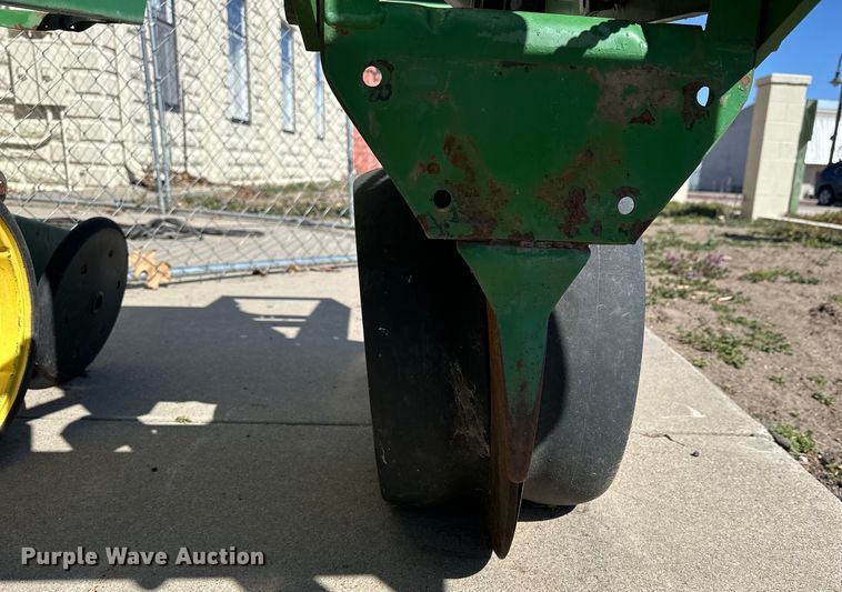 image for item NJ9505 John Deere planter