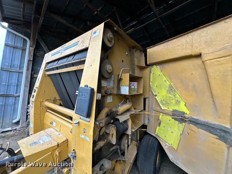 image for item NT9046 Vermeer  605L round baler