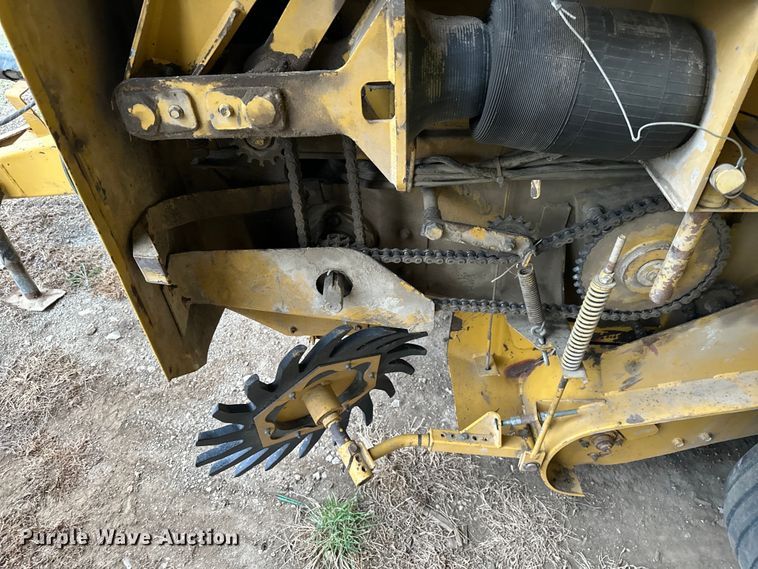 image for item NT9046 Vermeer  605L round baler