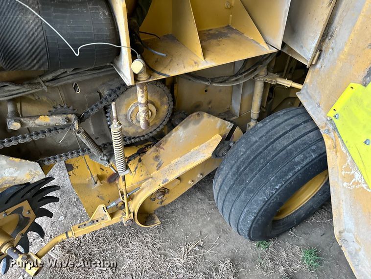 image for item NT9046 Vermeer  605L round baler