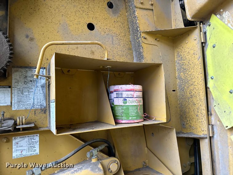 image for item NT9046 Vermeer  605L round baler