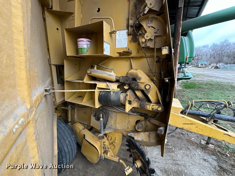 image for item NT9046 Vermeer  605L round baler