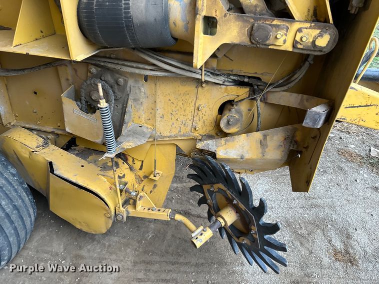 image for item NT9046 Vermeer  605L round baler