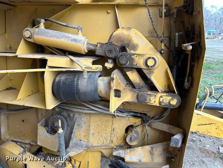 image for item NT9046 Vermeer  605L round baler