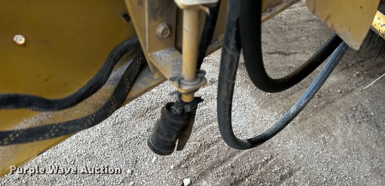 image for item NT9046 Vermeer  605L round baler