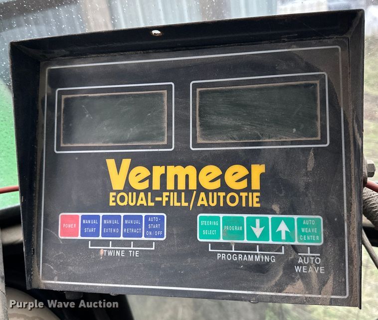 image for item NT9046 Vermeer  605L round baler