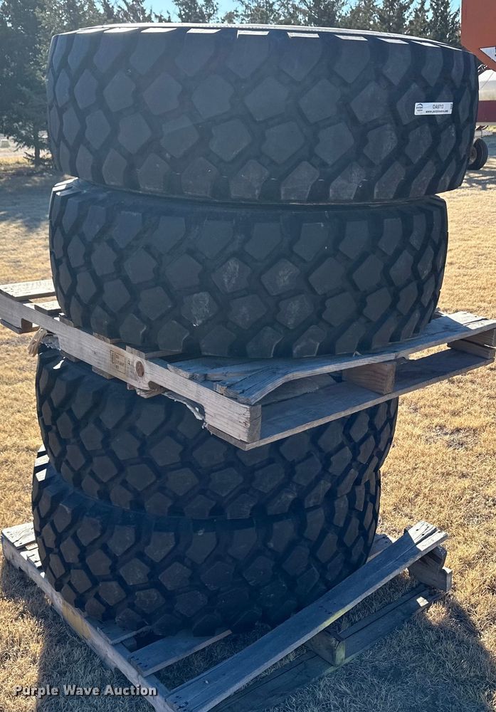 image for item OA9713 (4) 395/85R20 Michelin tires