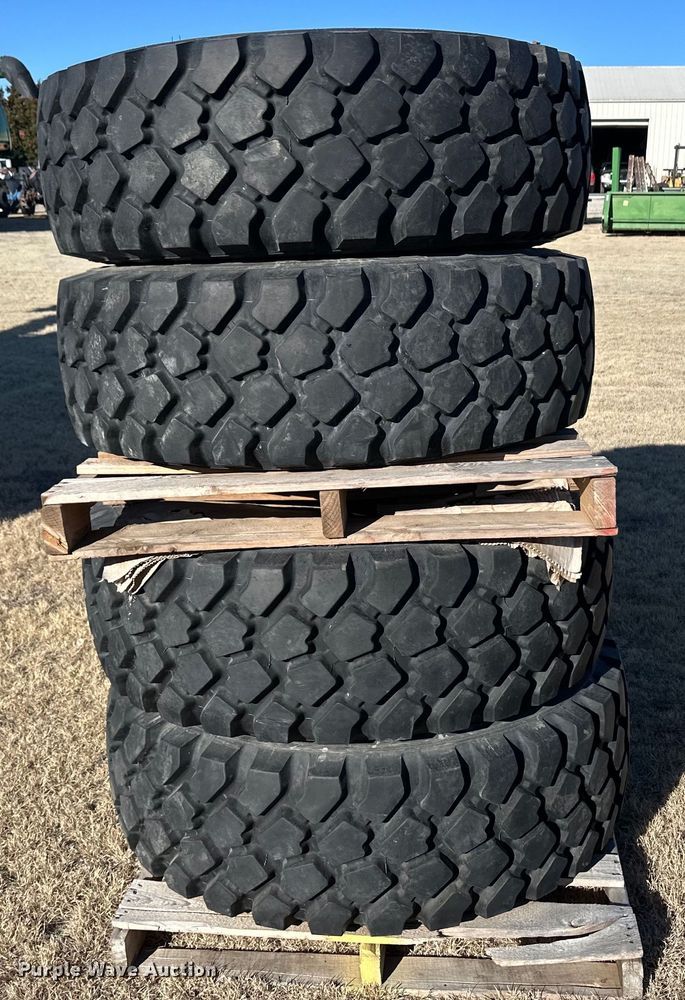 image for item OA9713 (4) 395/85R20 Michelin tires