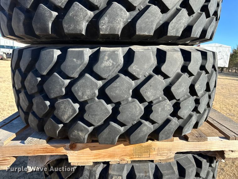 image for item OA9713 (4) 395/85R20 Michelin tires