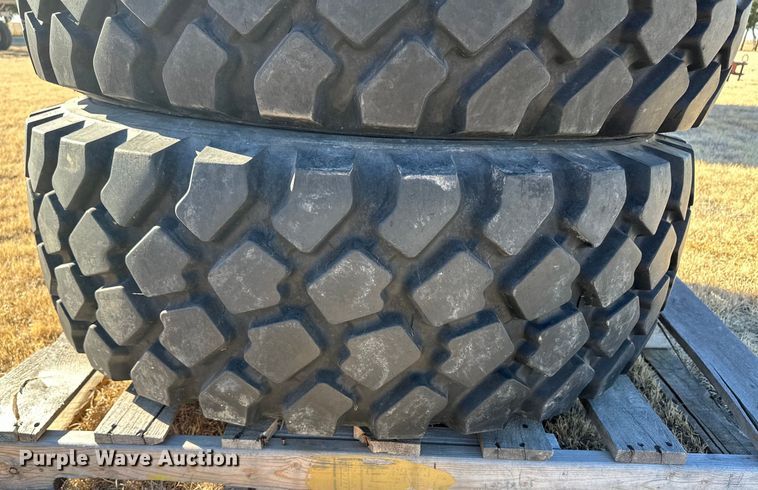 image for item OA9713 (4) 395/85R20 Michelin tires