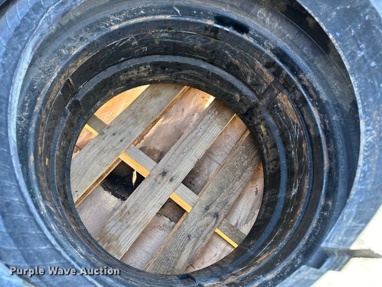 image for item OA9713 (4) 395/85R20 Michelin tires