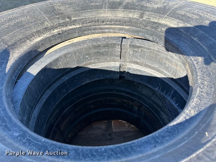 image for item OA9713 (4) 395/85R20 Michelin tires