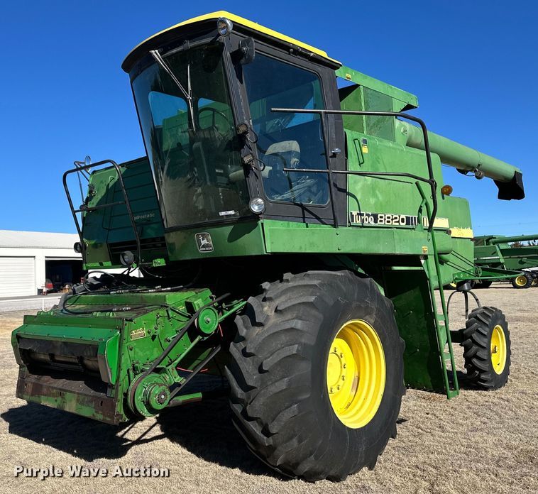 image for item OA9717 1983 John Deere 8820 Turbo combine