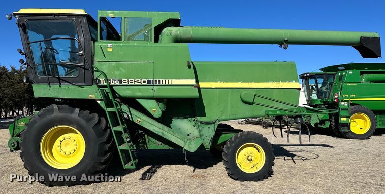 image for item OA9717 1983 John Deere 8820 Turbo combine