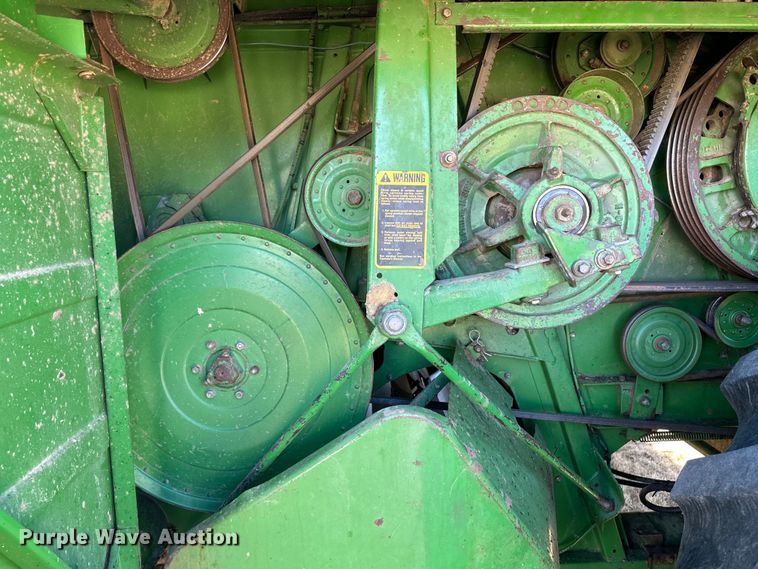 image for item OA9717 1983 John Deere 8820 Turbo combine
