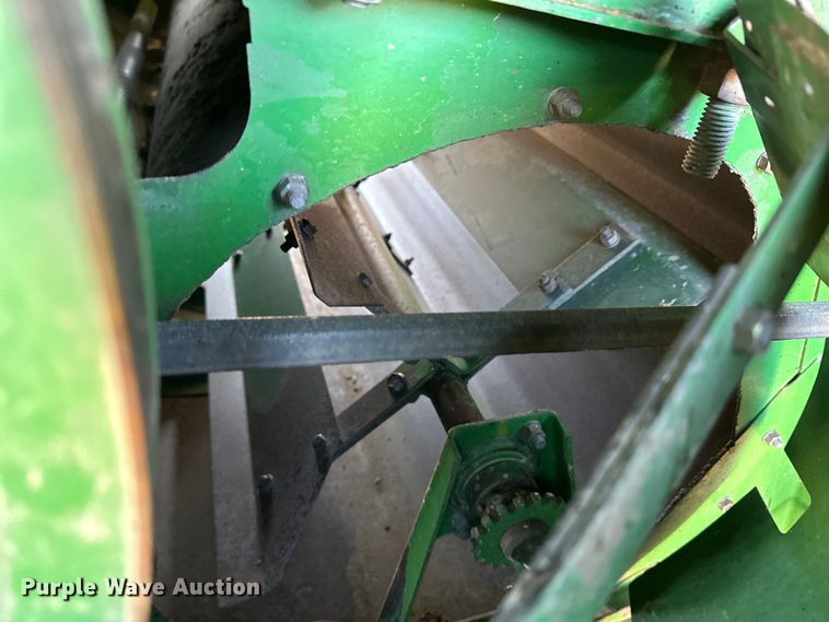 image for item OA9717 1983 John Deere 8820 Turbo combine