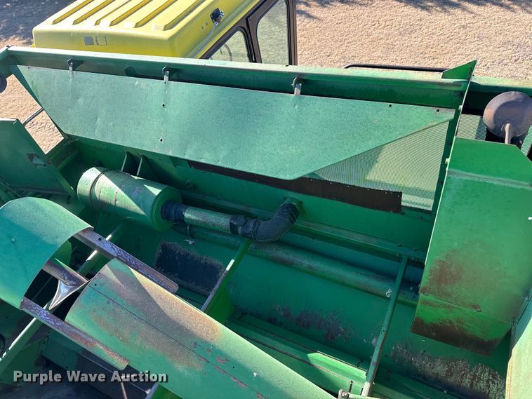 image for item OA9717 1983 John Deere 8820 Turbo combine