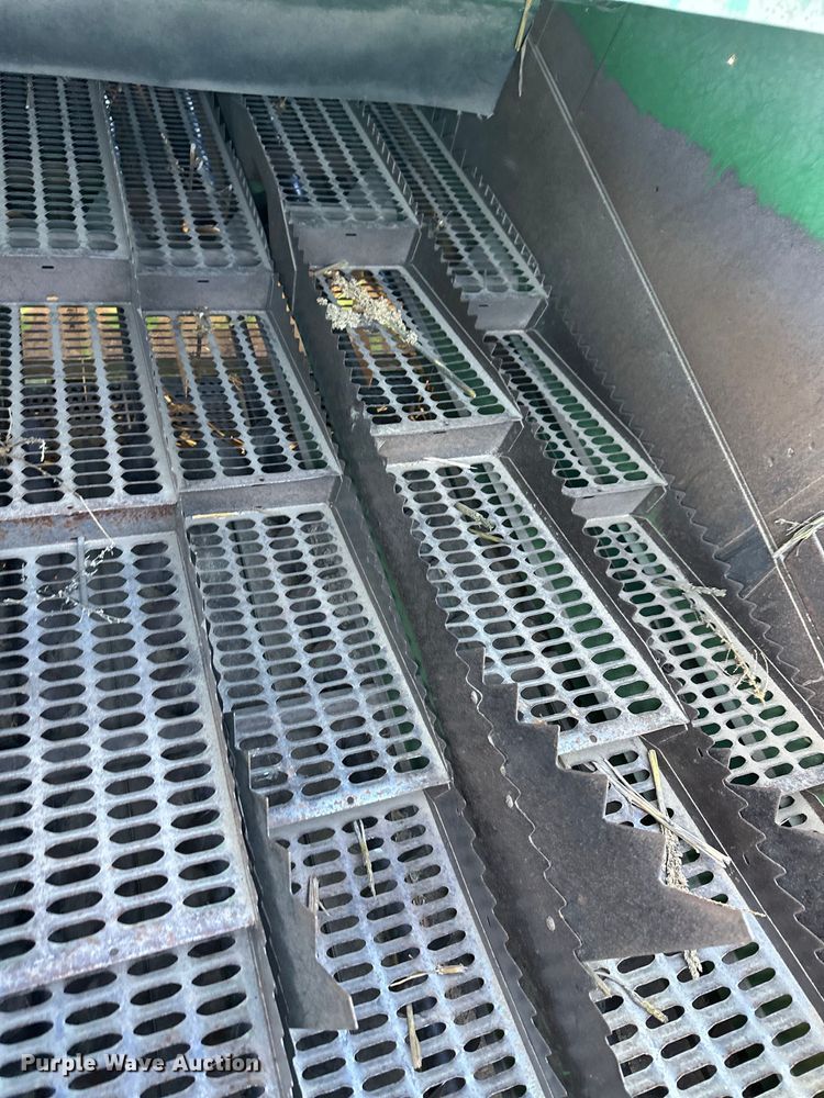 image for item OA9717 1983 John Deere 8820 Turbo combine