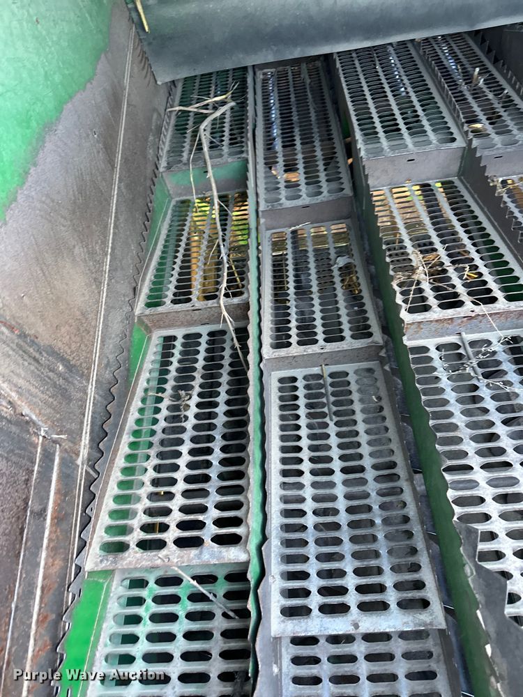 image for item OA9717 1983 John Deere 8820 Turbo combine