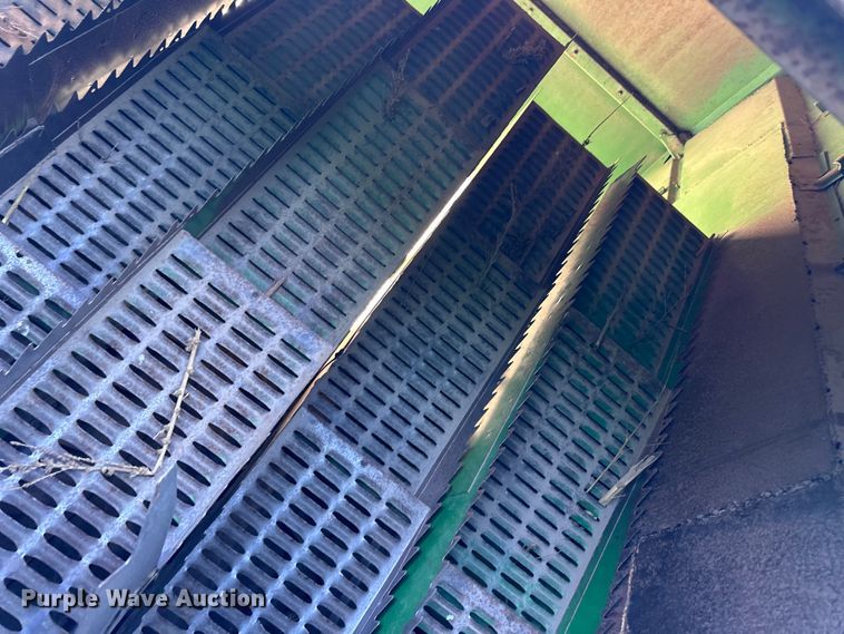 image for item OA9717 1983 John Deere 8820 Turbo combine