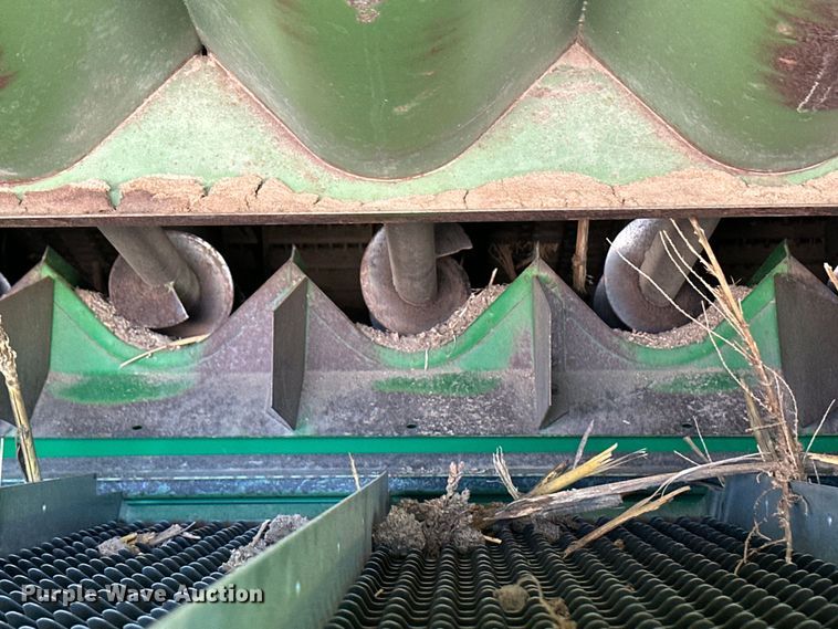 image for item OA9717 1983 John Deere 8820 Turbo combine