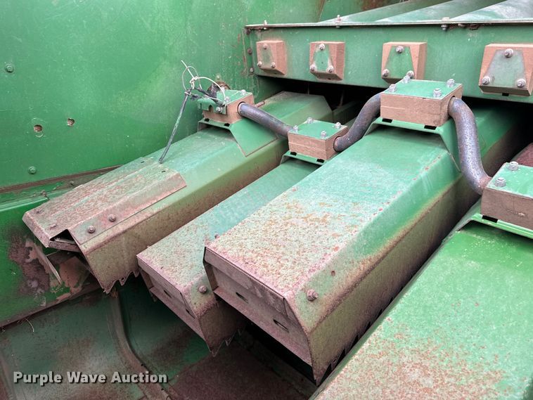 image for item OA9717 1983 John Deere 8820 Turbo combine