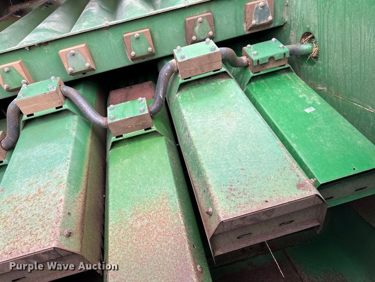 image for item OA9717 1983 John Deere 8820 Turbo combine