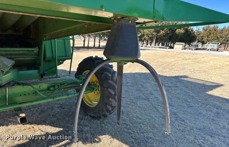 image for item OA9717 1983 John Deere 8820 Turbo combine