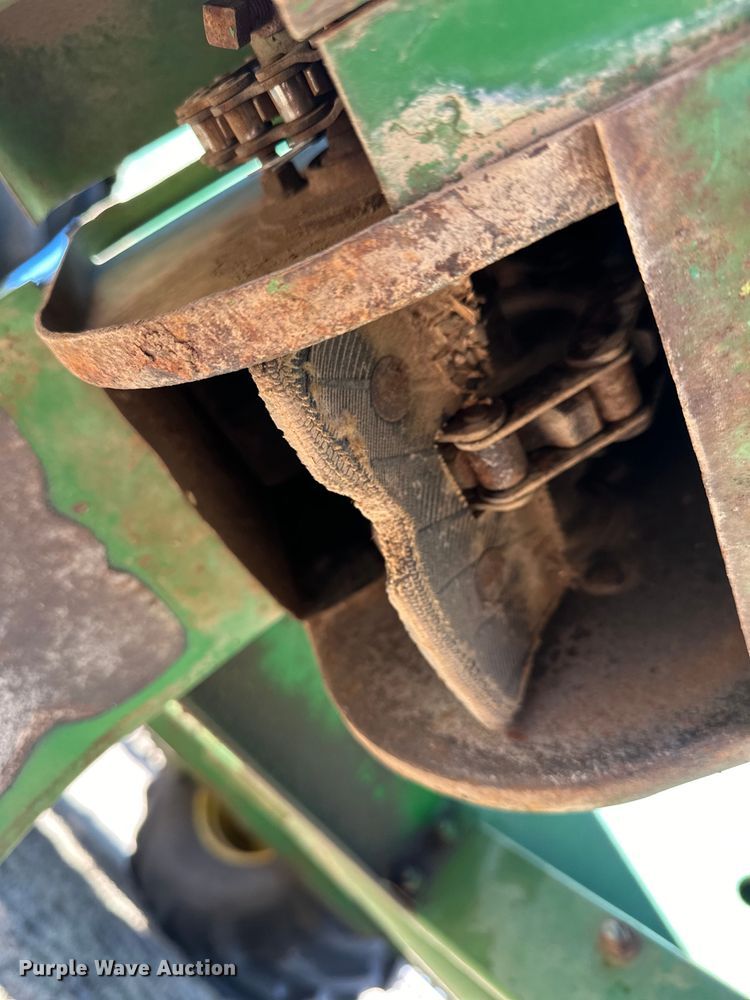 image for item OA9717 1983 John Deere 8820 Turbo combine