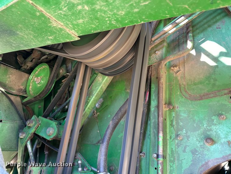 image for item OA9717 1983 John Deere 8820 Turbo combine