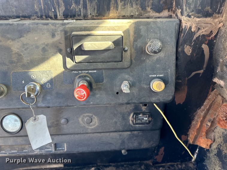 image for item OA9717 1983 John Deere 8820 Turbo combine